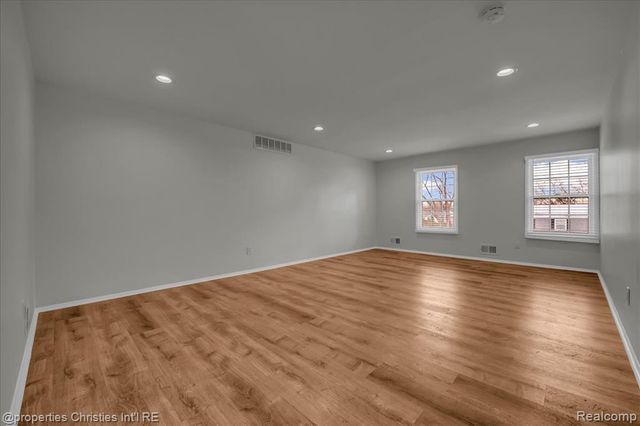 4970 Hardwoods Drive, West Bloomfield, MI 48323