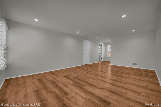 4970 Hardwoods Drive, West Bloomfield, MI 48323