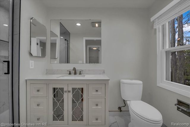 4970 Hardwoods Drive, West Bloomfield, MI 48323