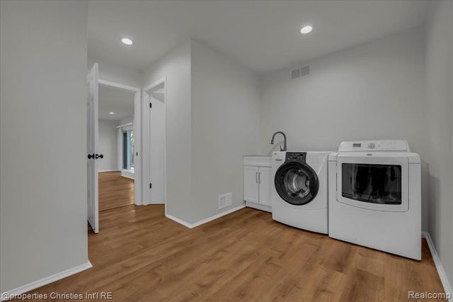 4970 Hardwoods Drive, West Bloomfield, MI 48323