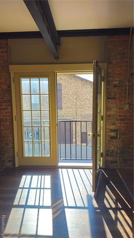 1104 4TH St Unit 2, Port Huron, MI 48060