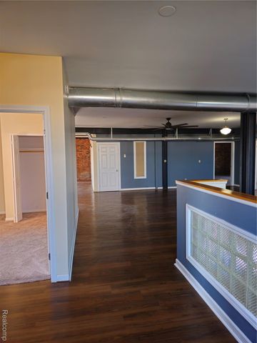 1104 4TH St Unit 2, Port Huron, MI 48060