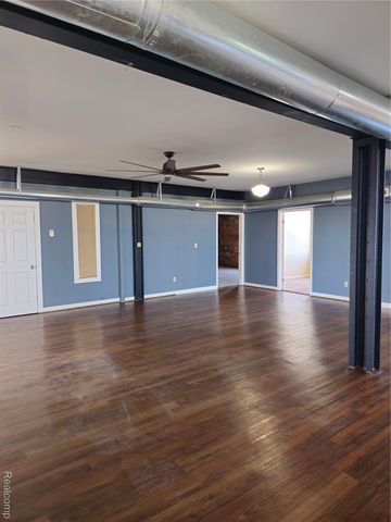 1104 4TH St Unit 2, Port Huron, MI 48060