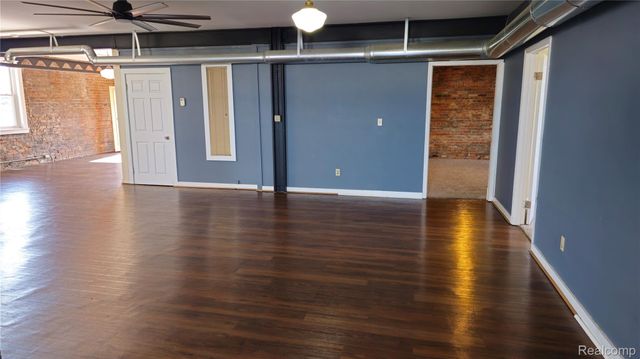 1104 4TH St Unit 2, Port Huron, MI 48060