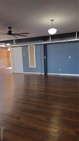 1104 4TH St Unit 2, Port Huron, MI 48060