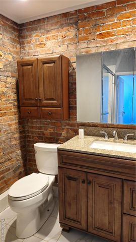 1104 4TH St Unit 2, Port Huron, MI 48060