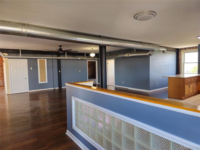 1104 4TH St Unit 2, Port Huron, MI 48060