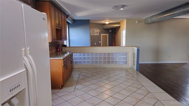 1104 4TH St Unit 2, Port Huron, MI 48060