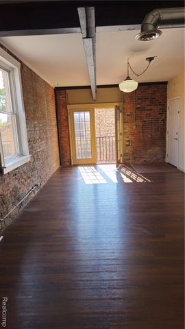 1104 4TH St Unit 2, Port Huron, MI 48060