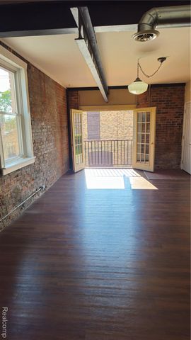 1104 4TH St Unit 2, Port Huron, MI 48060