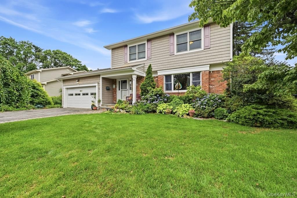 23 Maryetta Court, Syosset, NY 11791