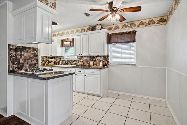 6220 Sandra Drive, Fort Worth, TX 76133
