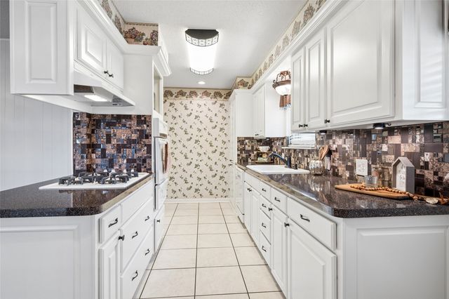 6220 Sandra Drive, Fort Worth, TX 76133