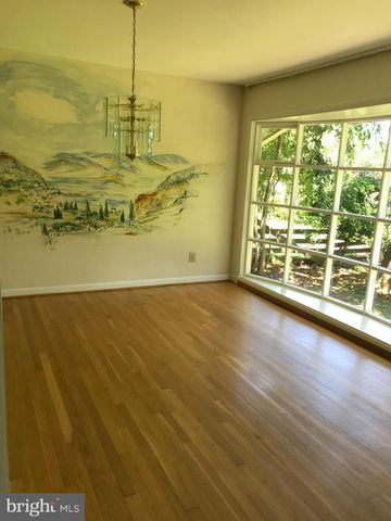 6218 NELWAY DR, Mclean, VA 22101