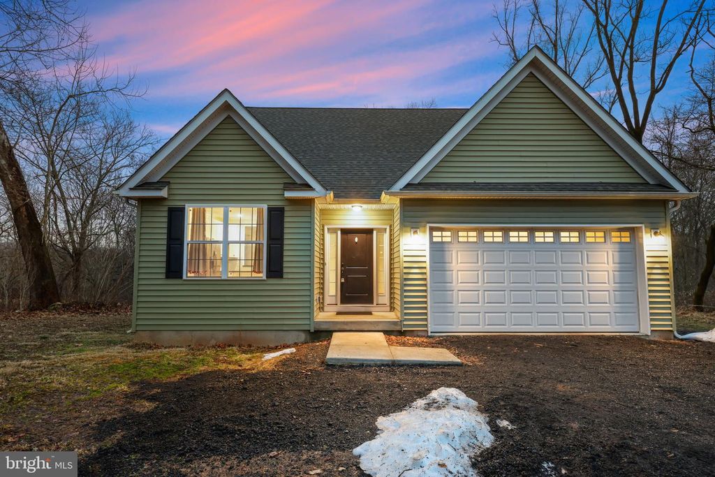 588 ALMSHOUSE RD, Doylestown, PA 18901