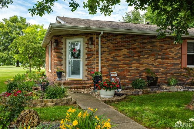 900 Montana Street, Gillespie, IL 62033