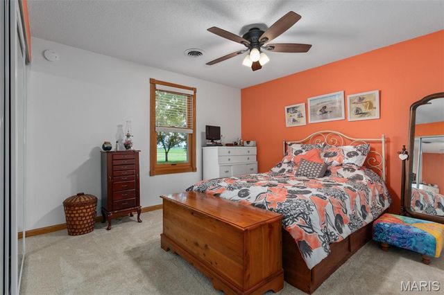 900 Montana Street, Gillespie, IL 62033