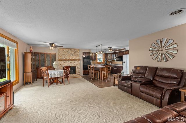 900 Montana Street, Gillespie, IL 62033