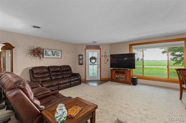 900 Montana Street, Gillespie, IL 62033