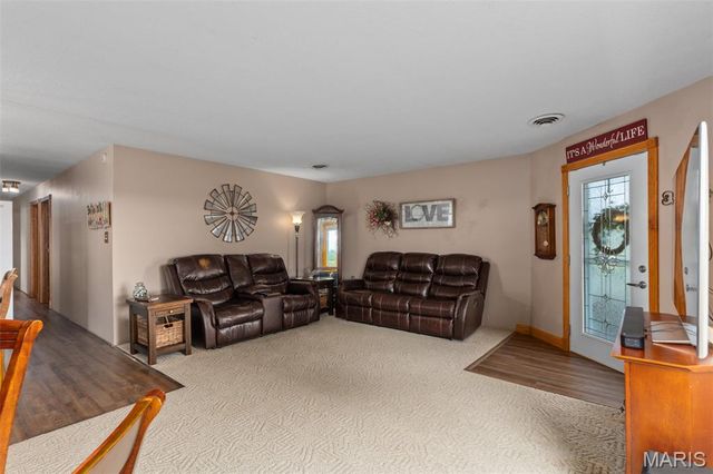 900 Montana Street, Gillespie, IL 62033