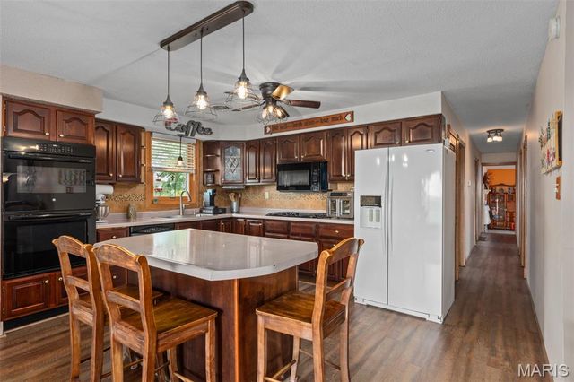 900 Montana Street, Gillespie, IL 62033