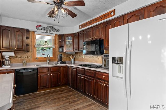 900 Montana Street, Gillespie, IL 62033