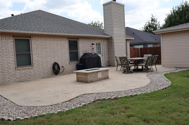 9005 Stillwater Trail, Fort Worth, TX 76118