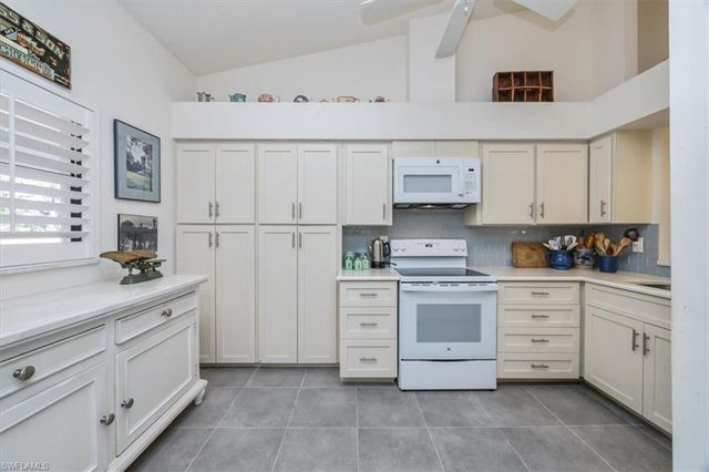 501 Lake Louise CIR # 204, Naples, FL 34110