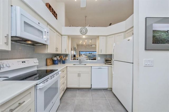 501 Lake Louise CIR # 204, Naples, FL 34110