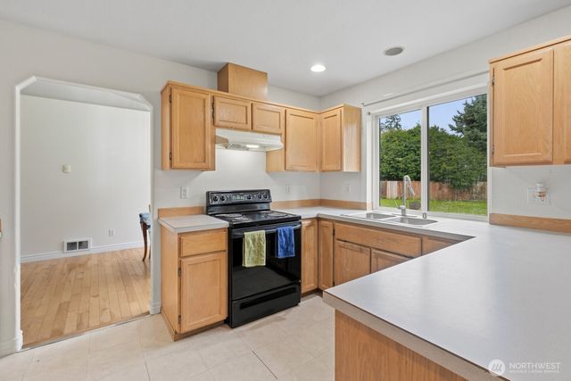 8201 295th St S, Roy, WA 98580