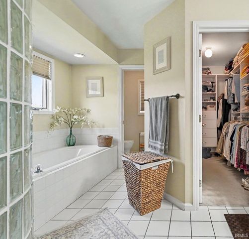 12340 County Road 4, Middlebury, IN 46540