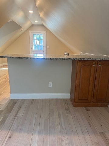 35 State 4, Marblehead, MA 01945