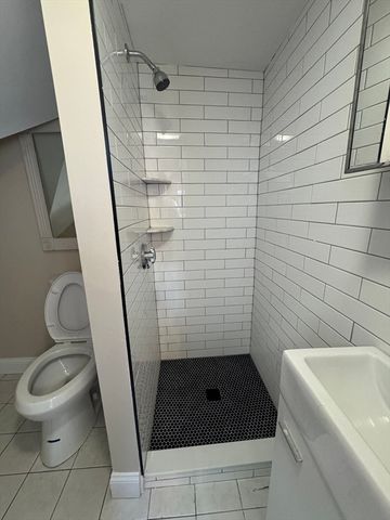 35 State 4, Marblehead, MA 01945