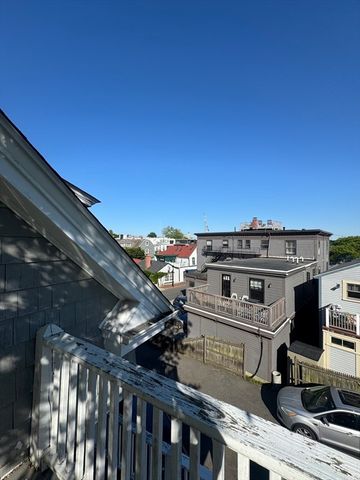 35 State 4, Marblehead, MA 01945