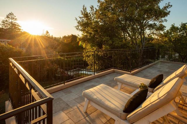 1330 Villa Drive, Los Altos, CA 94024