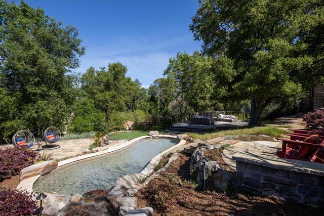 1330 Villa Drive, Los Altos, CA 94024