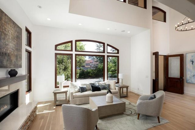 1330 Villa Drive, Los Altos, CA 94024