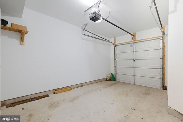 27 KIRBY CT, Bunker Hill, WV 25413