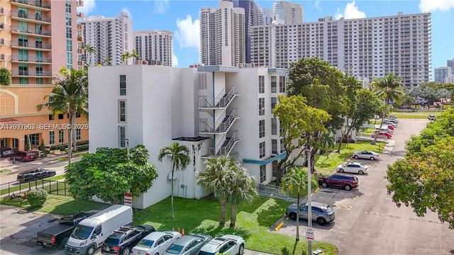 17560 Atlantic Blvd 501, Sunny Isles Beach, FL 33160