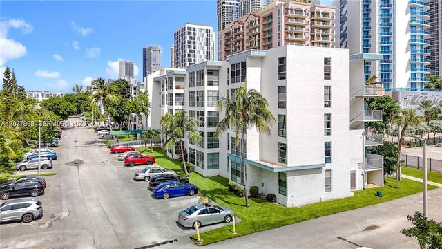 17560 Atlantic Blvd 501, Sunny Isles Beach, FL 33160