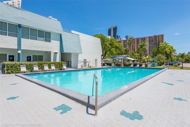 17560 Atlantic Blvd 501, Sunny Isles Beach, FL 33160