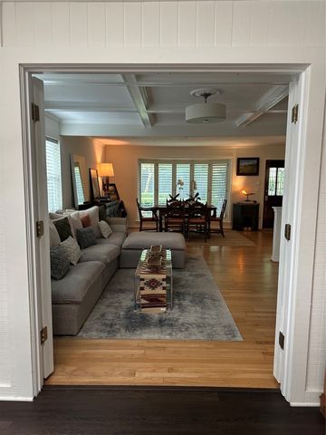 10329 Lake Gardens Drive, Dallas, TX 75218