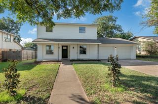 713 W MANES AVENUE, Iowa Park, TX 76367