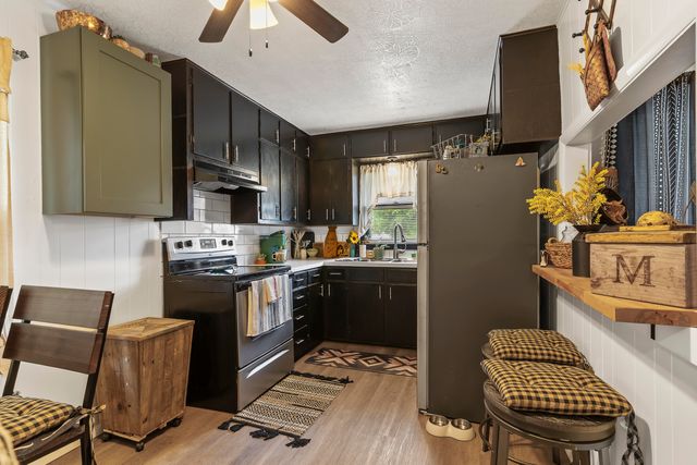 311 South Center Street, Fordland, MO 65652