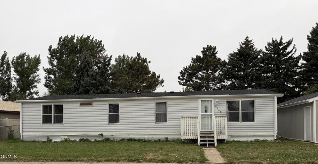 4138 Arlington Drive, Bismarck, ND 58503 photo 2