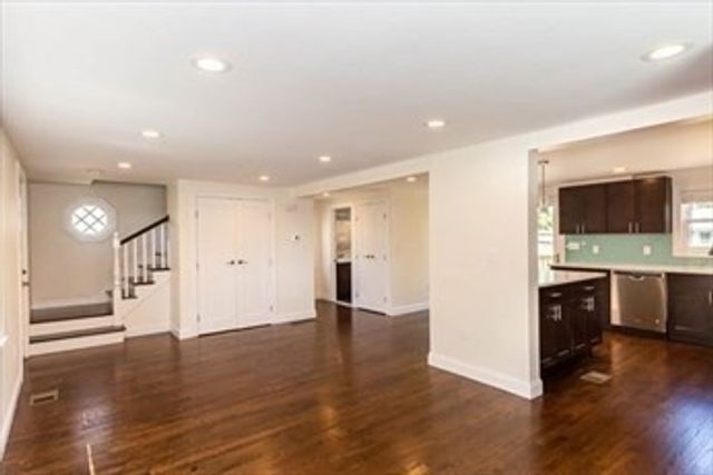 77 Rock Glen Rd, Medford, MA 02155