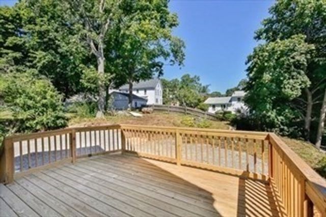 77 Rock Glen Rd, Medford, MA 02155