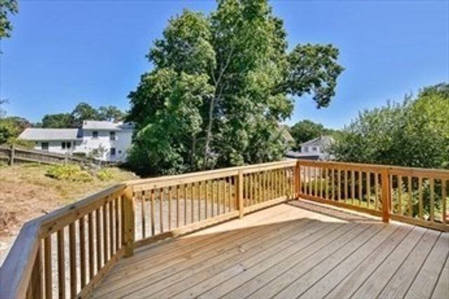 77 Rock Glen Rd, Medford, MA 02155
