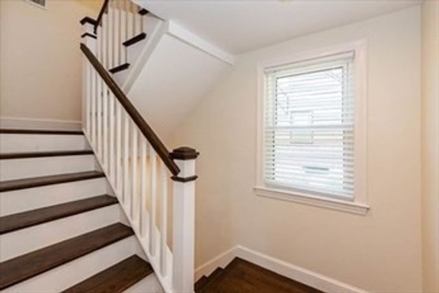 77 Rock Glen Rd, Medford, MA 02155