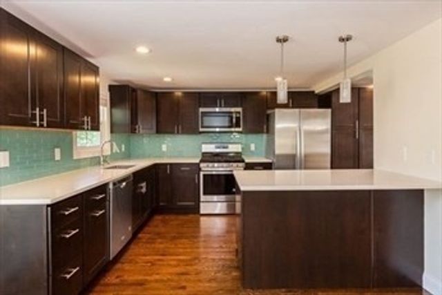 77 Rock Glen Rd, Medford, MA 02155